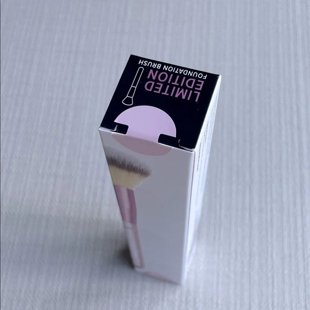 it cosmetics Limited Edition heavenly luxe Complexion Brush